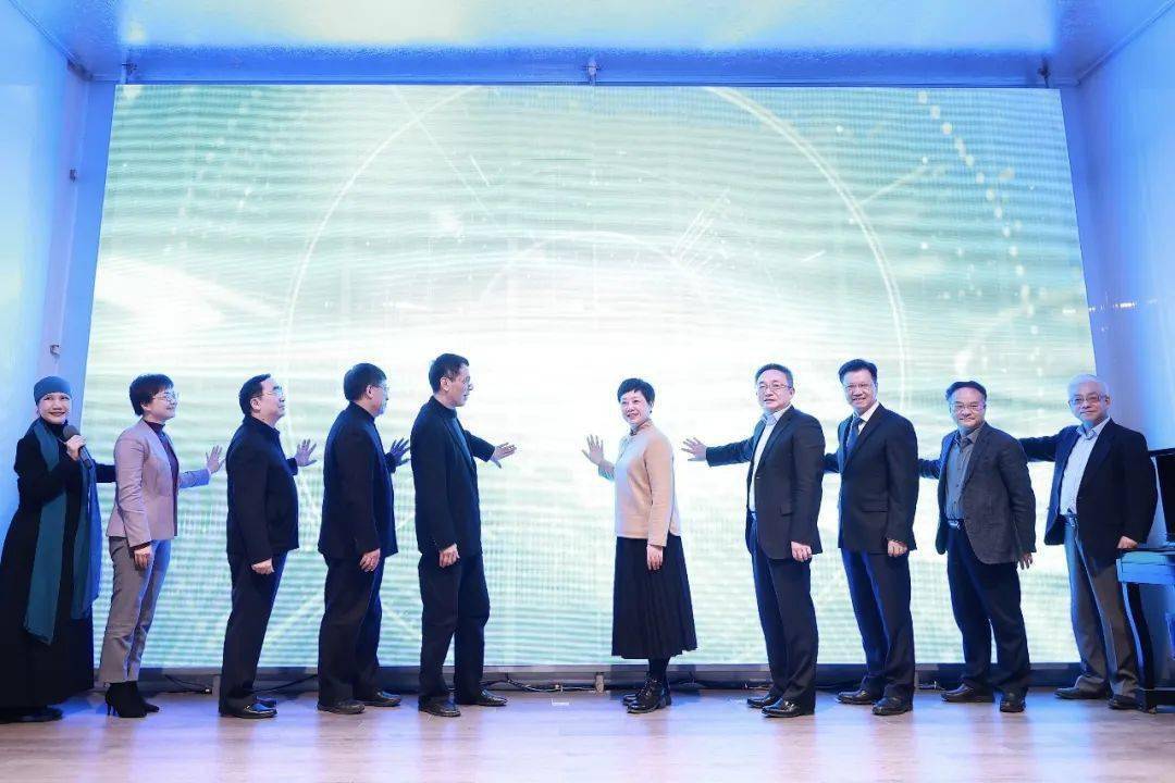 华为手机荣耀4x主题
:首届上海数字艺术国际博览会在长宁开幕！